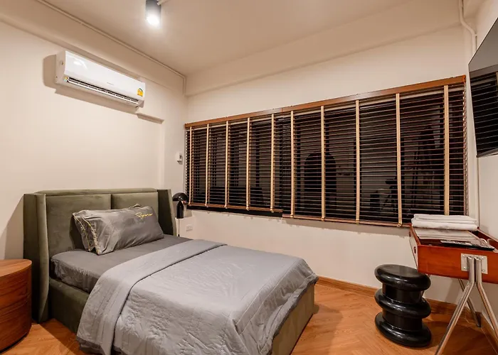 Modern 4br 2-bath House Rooftop View Sathorn 12-min Walk To Bts 別荘 バンコク都