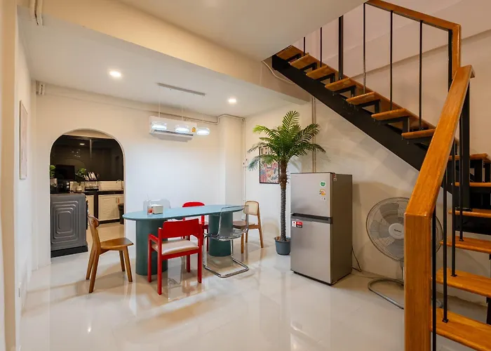 別荘 Modern 4br 2-bath House Rooftop View Sathorn 12-min Walk To Bts *