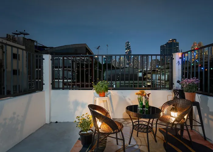 Modern 4br 2-bath House Rooftop View Sathorn 12-min Walk To Bts 別荘 バンコク都