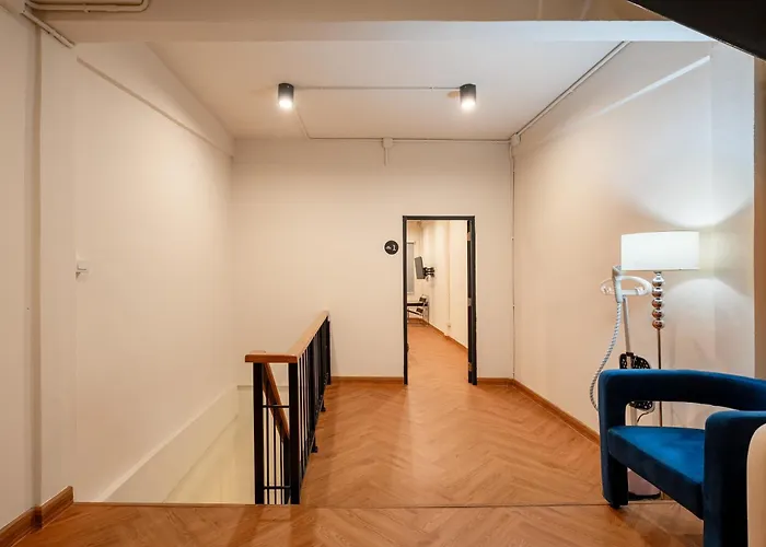 別荘 Modern 4br 2-bath House Rooftop View Sathorn 12-min Walk To Bts バンコク都