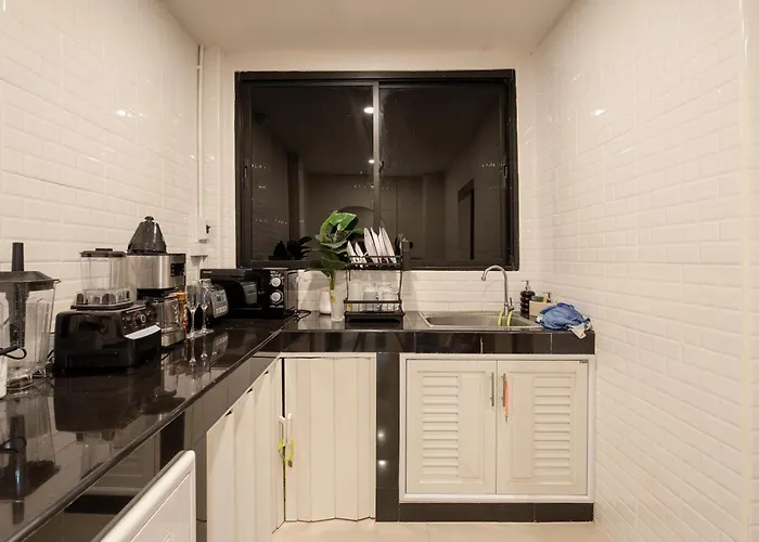 Modern 4br 2-bath House Rooftop View Sathorn 12-min Walk To Bts