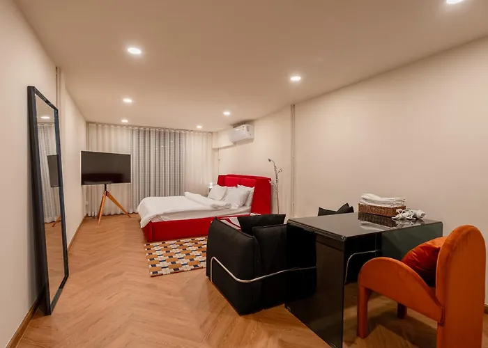 Modern 4br 2-bath House Rooftop View Sathorn 12-min Walk To Bts
