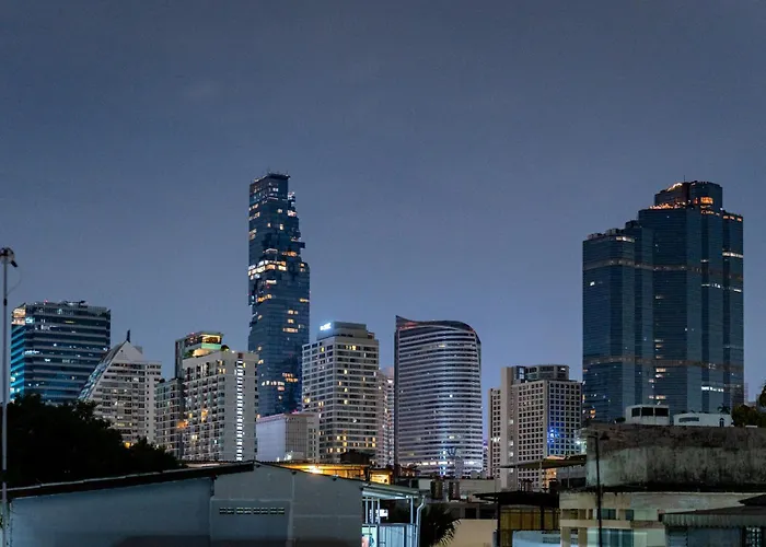 別荘 Modern 4br 2-bath House Rooftop View Sathorn 12-min Walk To Bts