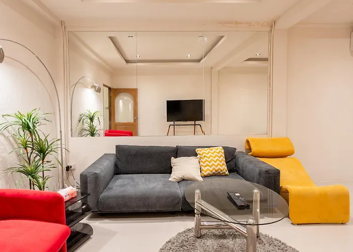 Modern 4br 2-bath House Rooftop View Sathorn 12-min Walk To Bts