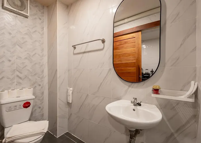 別荘 Modern 4br 2-bath House Rooftop View Sathorn 12-min Walk To Bts